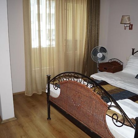 Iar Hotel Batumi Eksteriør bilde