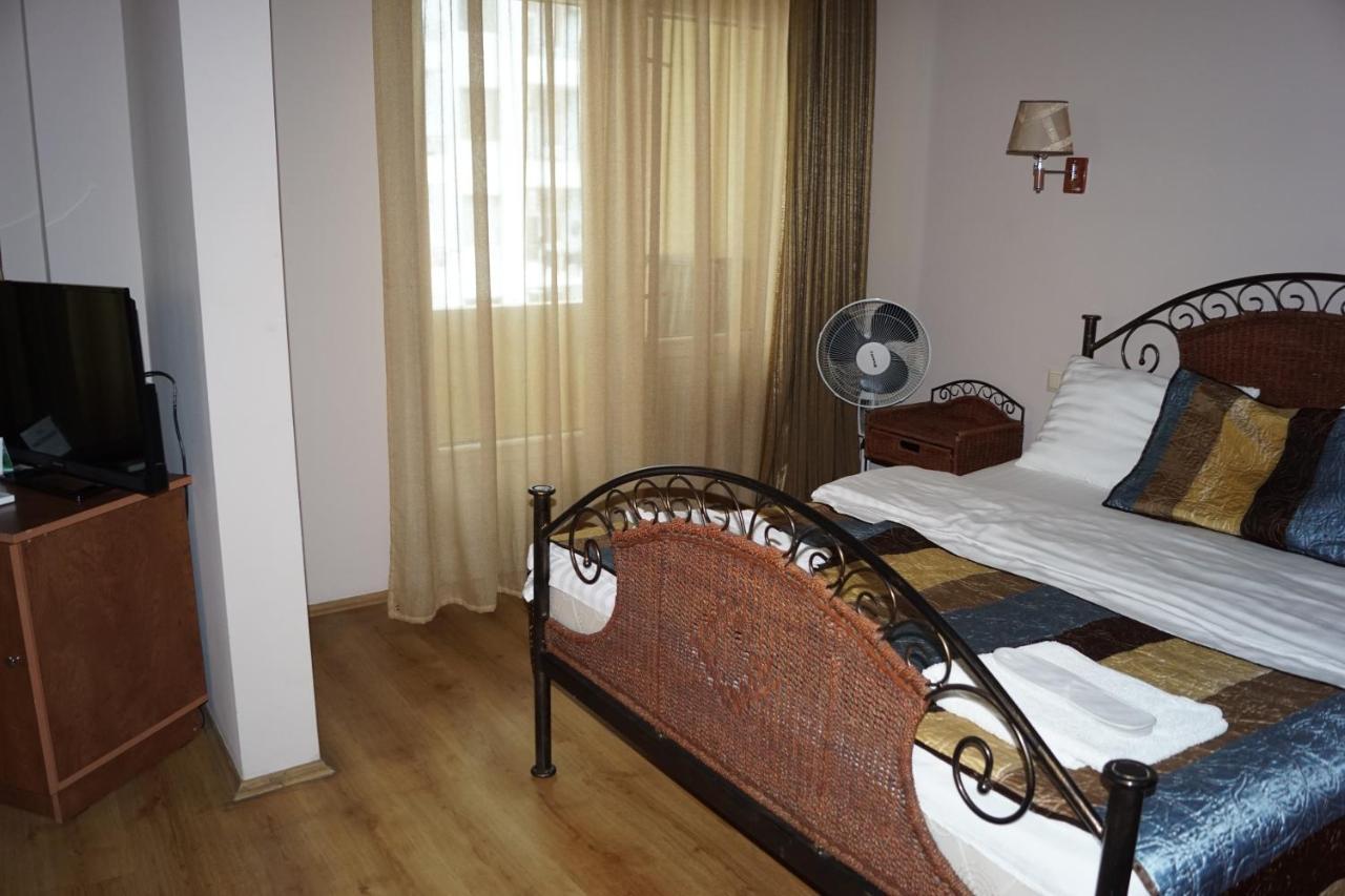 Iar Hotel Batumi Eksteriør bilde