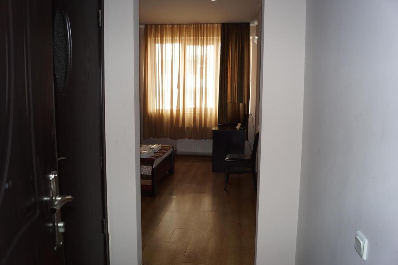 Iar Hotel Batumi Eksteriør bilde
