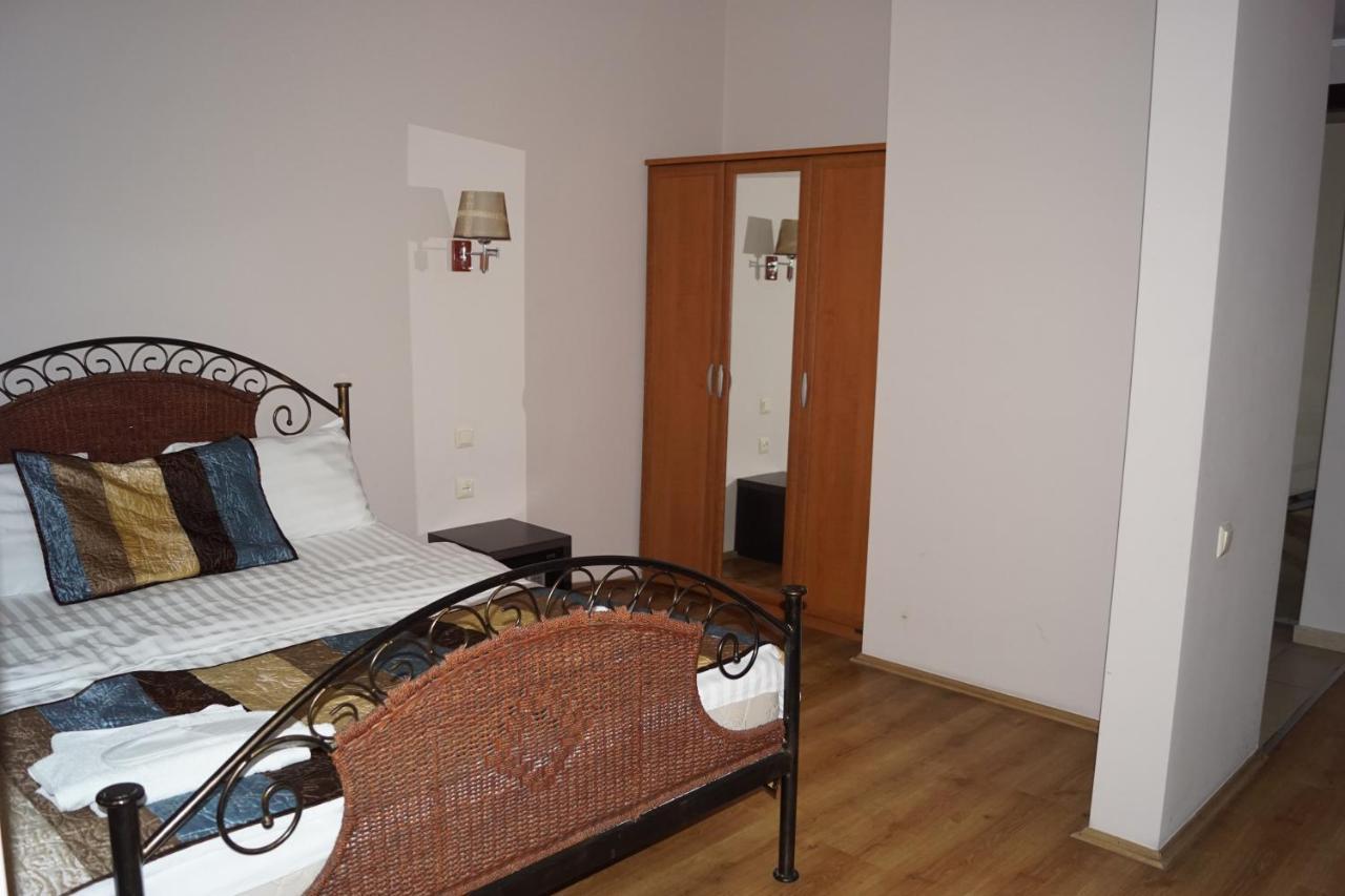 Iar Hotel Batumi Eksteriør bilde
