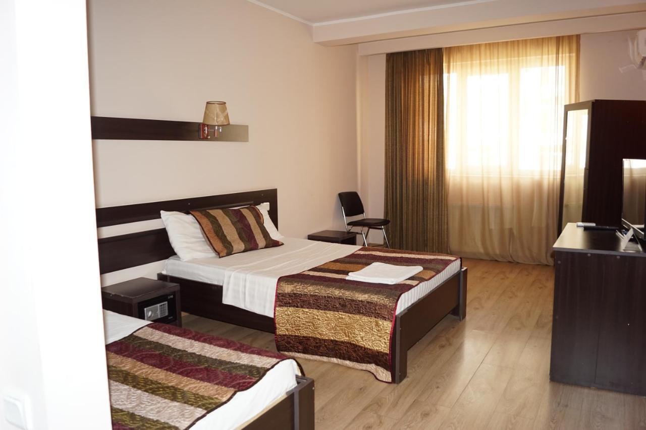 Iar Hotel Batumi Eksteriør bilde