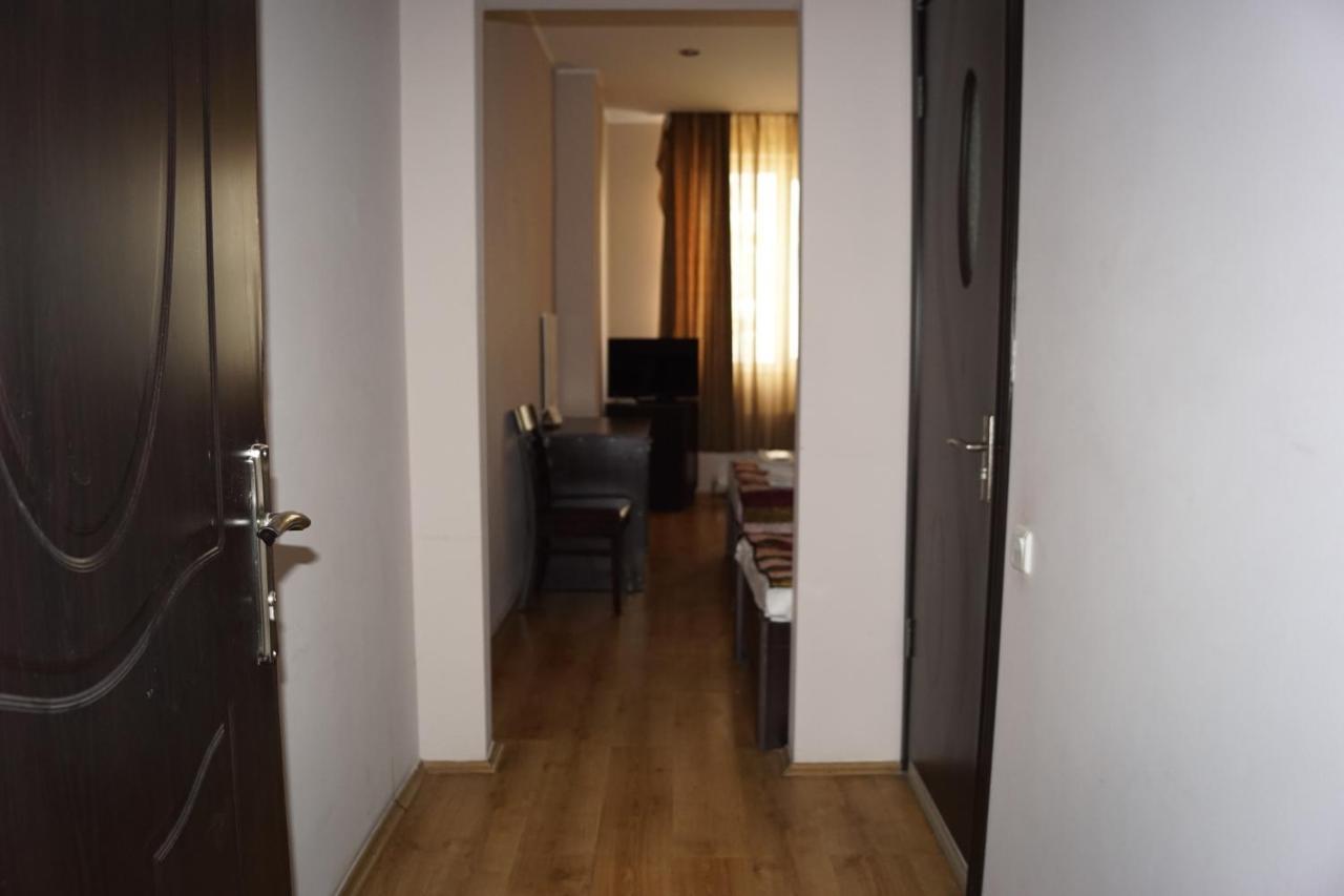 Iar Hotel Batumi Eksteriør bilde