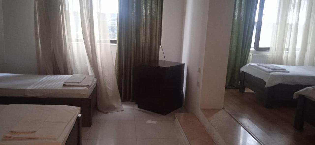 Iar Hotel Batumi Eksteriør bilde