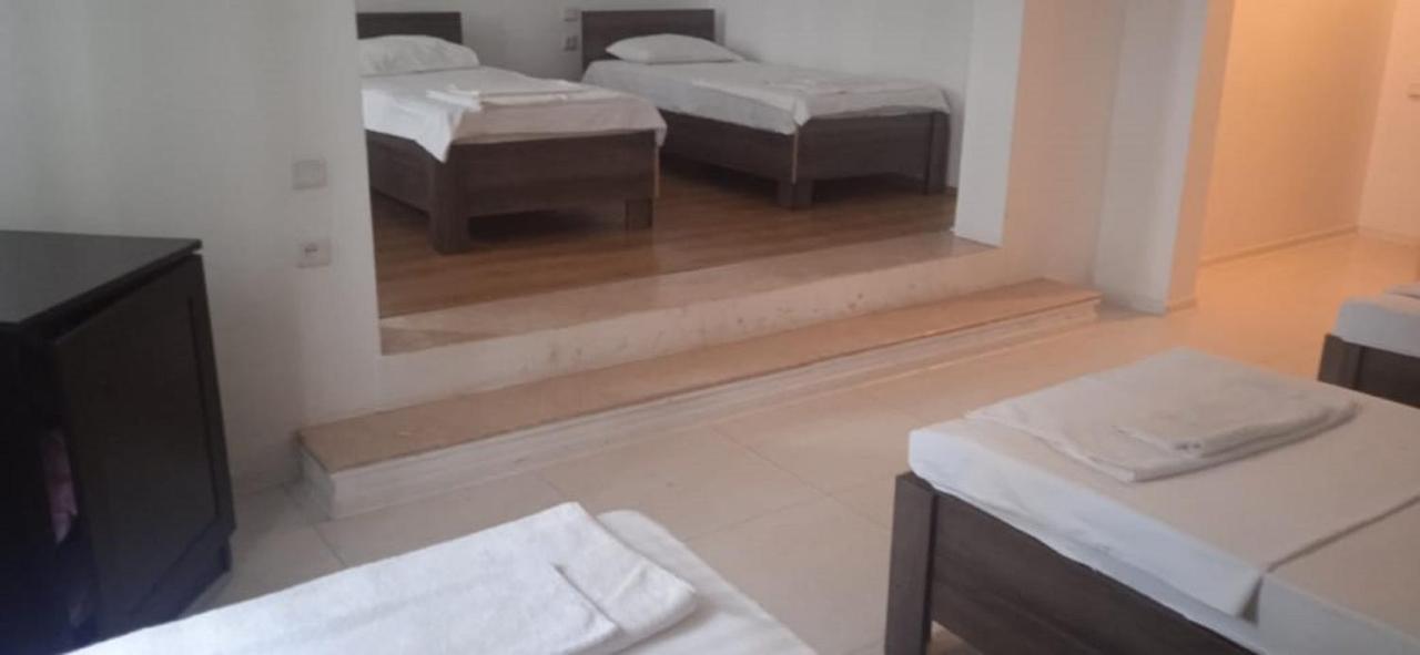 Iar Hotel Batumi Eksteriør bilde