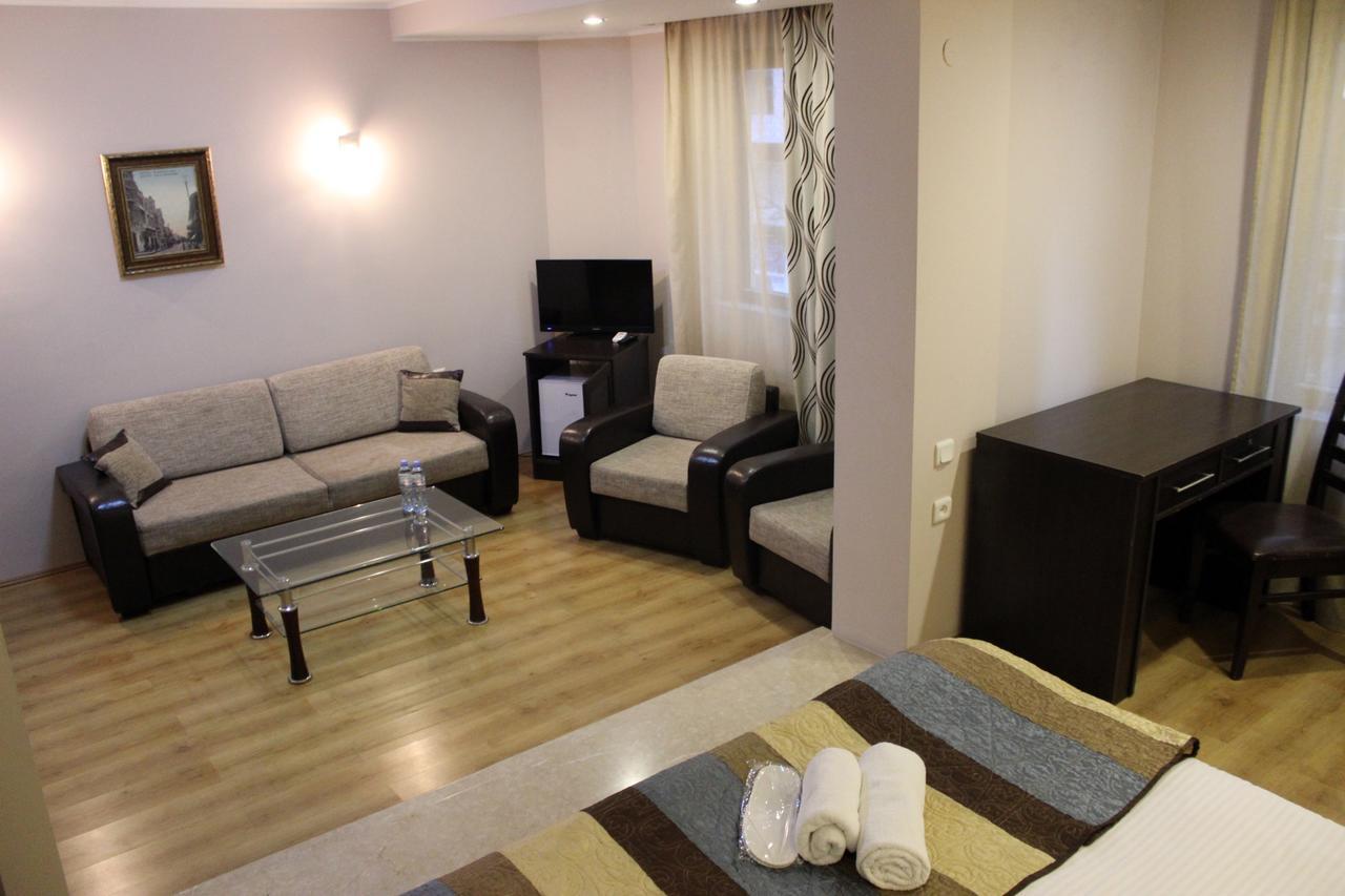 Iar Hotel Batumi Eksteriør bilde