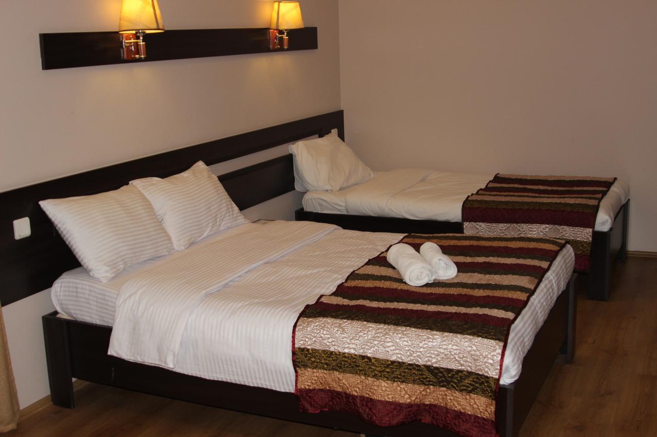 Iar Hotel Batumi Eksteriør bilde