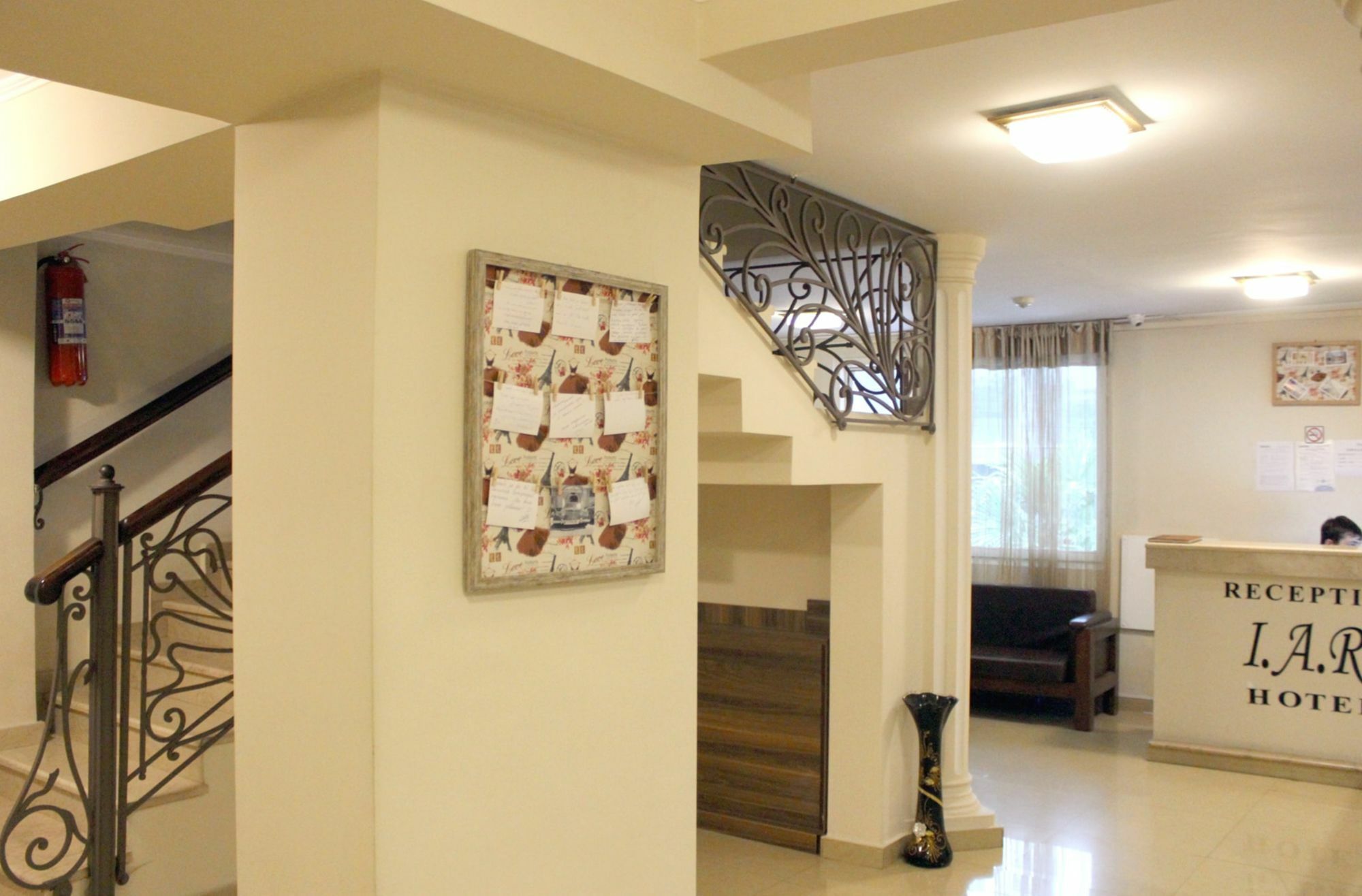 Iar Hotel Batumi Eksteriør bilde