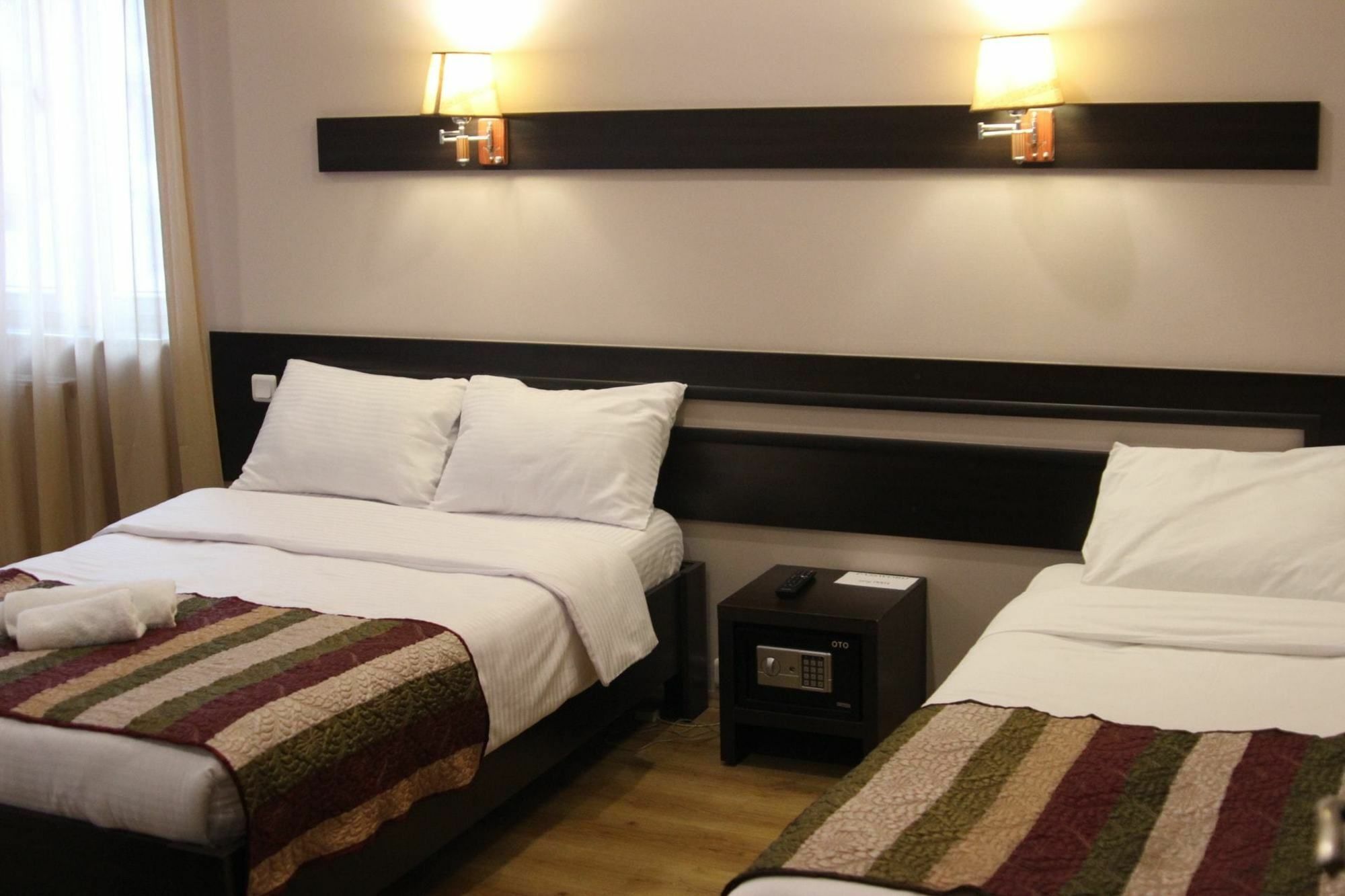 Iar Hotel Batumi Eksteriør bilde